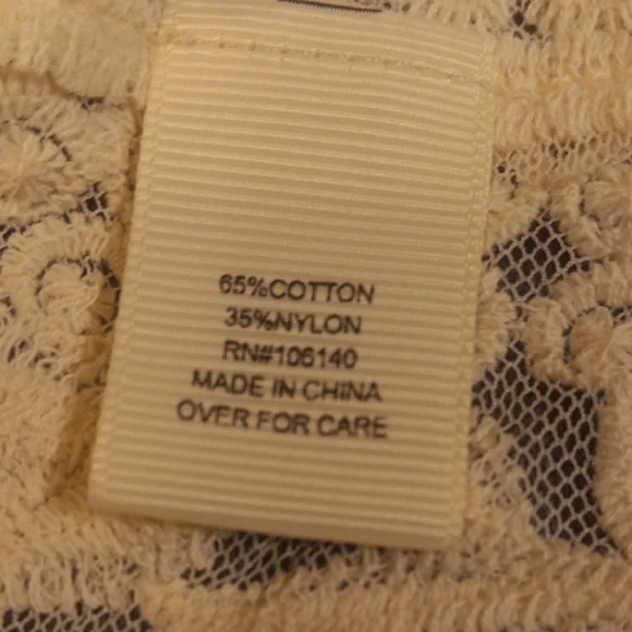 NWT. Ultra Pink Boho Style White Lace Blouse With Delicate Crochet Details - Picture 7 of 9